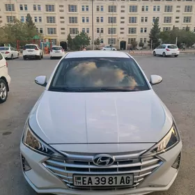 Hyundai Elantra 2019