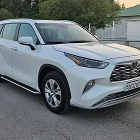 Toyota Highlander 2022