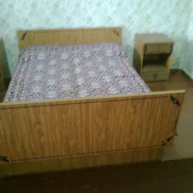 кровать