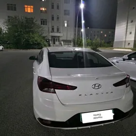Hyundai Elantra 2020