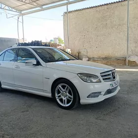 Mercedes-Benz C300 2010
