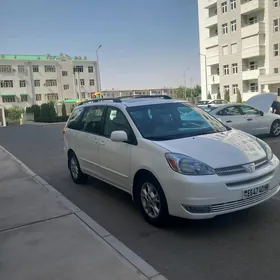 Toyota Sienna 2004