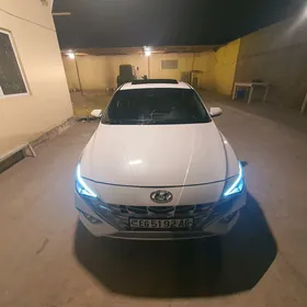 Hyundai Elantra 2022