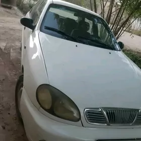 Daewoo Lanos 2002