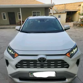 Toyota RAV4 2021