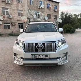 Toyota Land Cruiser Prado 2023