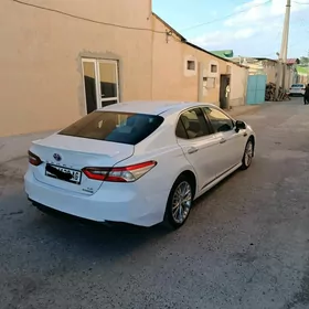 Toyota Camry Hybrid 2020