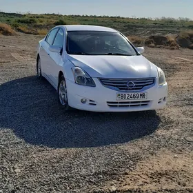 Nissan Altima 2011