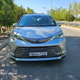 Toyota Sienna 2022