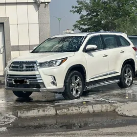 Toyota Highlander 2019