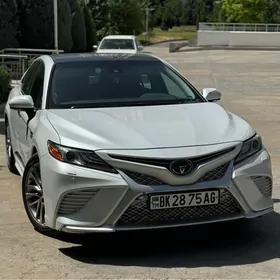 Toyota Camry 2018