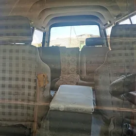 Toyota Hiace 1989