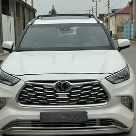 Toyota Highlander 2021