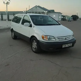 Toyota Sienna 2002