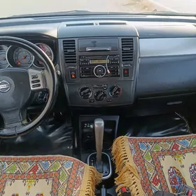 Nissan Versa 2012