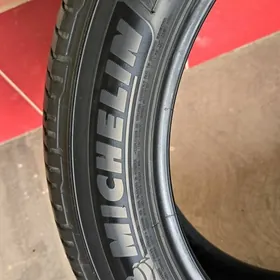 235.55.20 michelin