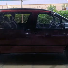 Toyota Previa 1990