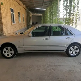 Mercedes-Benz E320 2000