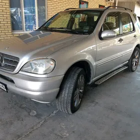 Mercedes-Benz ML350 2001