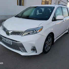 Toyota Sienna 2020