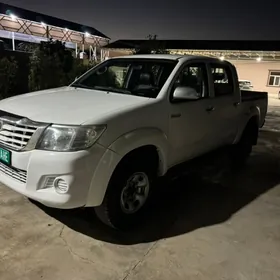Toyota Hilux 2013