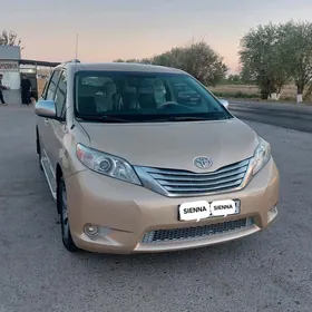 Toyota Sienna 2011