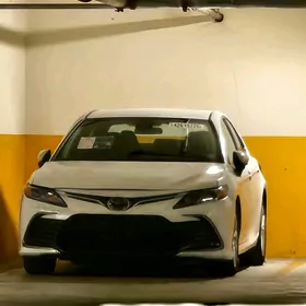 Toyota Camry 2021