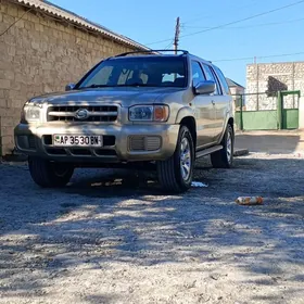 Nissan Pathfinder 2000