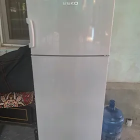 холодельник Беко