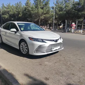 Toyota Camry 2021