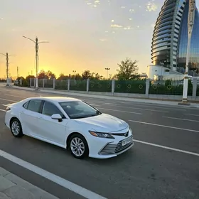 Toyota Camry 2021