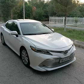 Toyota Camry 2018