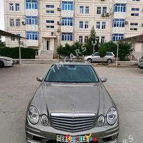 Mercedes-Benz E320 2003