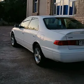 Toyota Camry 2001