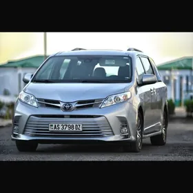 Toyota Sienna 2020