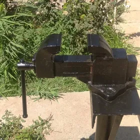 Тиски со стояком