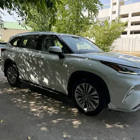 Toyota Highlander 2022