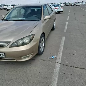 Toyota Camry 2004