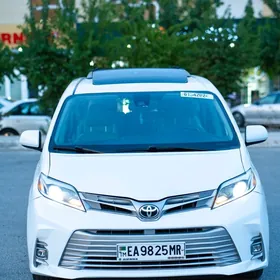 Toyota Sienna 2020