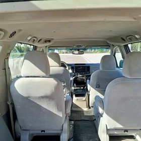 Toyota Sienna 2011