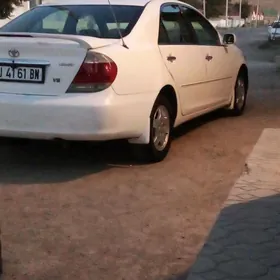 Toyota Camry 2004
