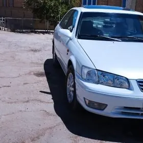 Toyota Camry 2000