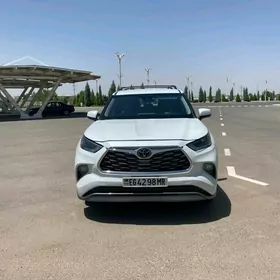 Toyota Highlander 2021