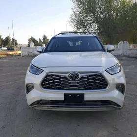Toyota Highlander 2021