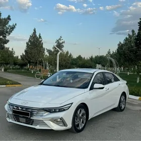 Hyundai Elantra 2024