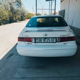 Toyota Camry 2000