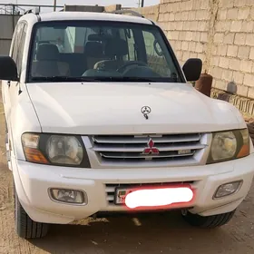 Mitsubishi Pajero 2002