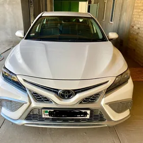 Toyota Camry 2022