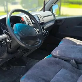 Toyota Hiace 2007