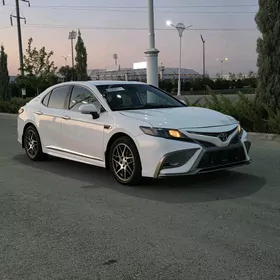 Toyota Camry 2022